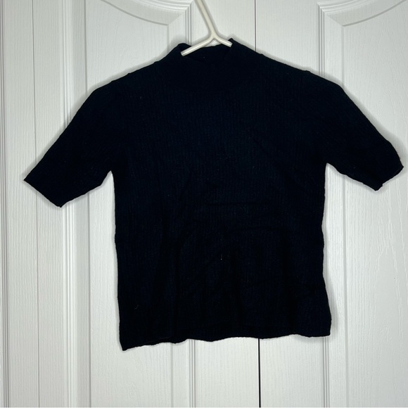 Halston black 100% extra fine Merino wool mock neck short sleeve sweater small - Picture 2 of 9